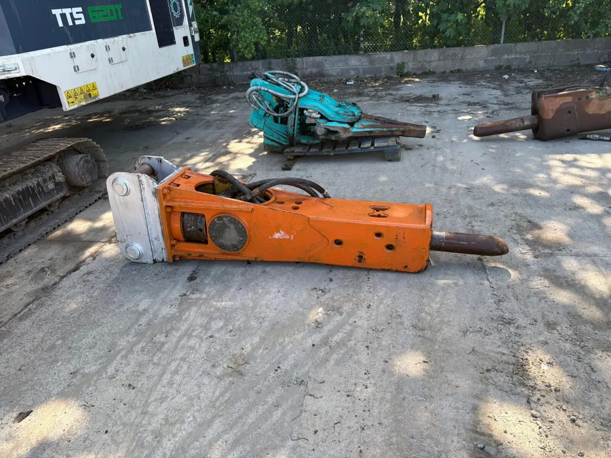 Omal 20T Rock Hammer - Image 1
