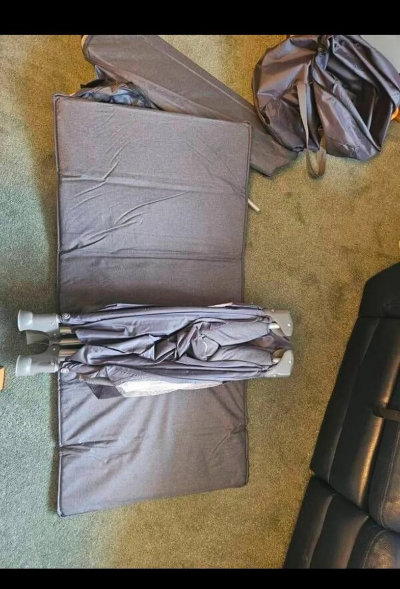 Travel Cot - Image 3