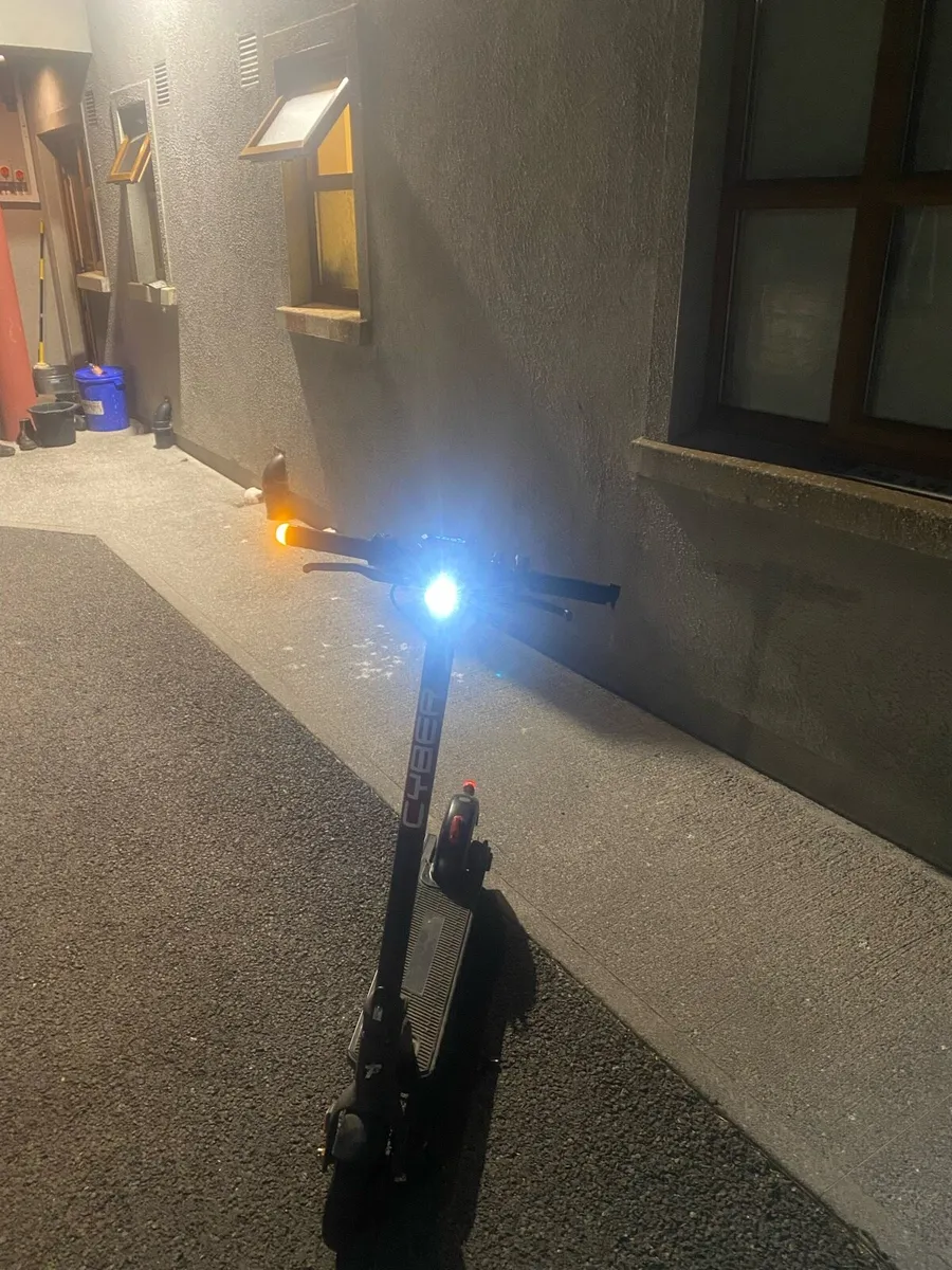 Frugal cyber e scooter - Image 1
