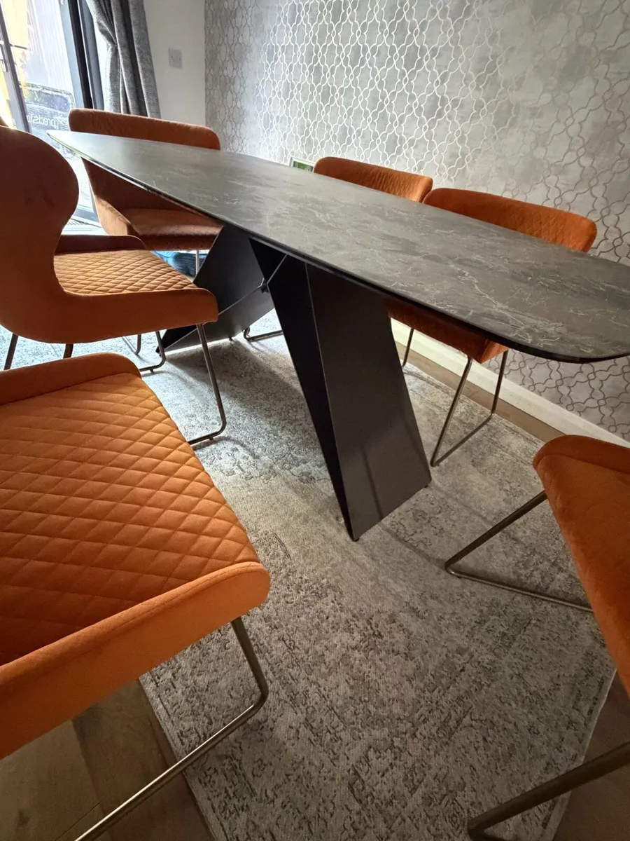 Dining table and chairs - Image 4