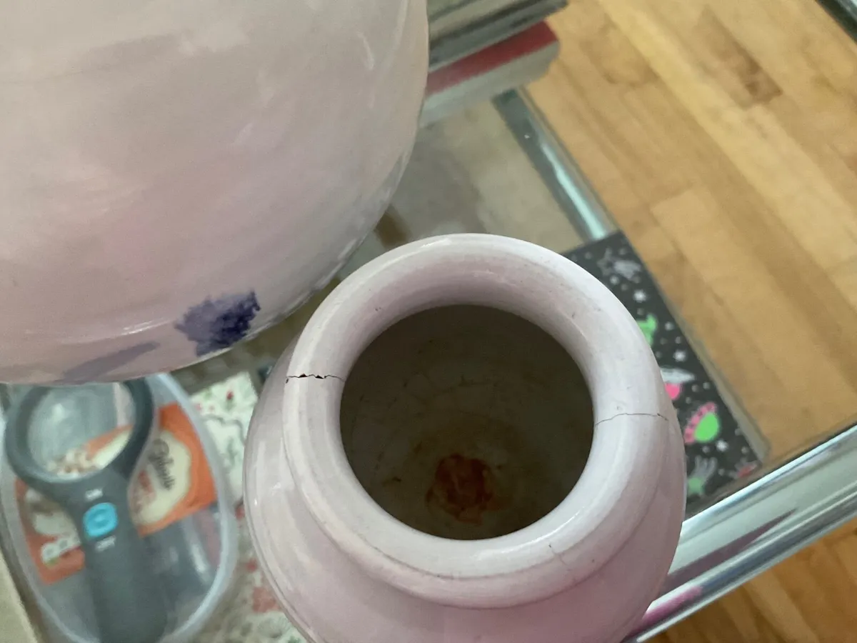 Pieces of Steven Pearce pottery - Image 1
