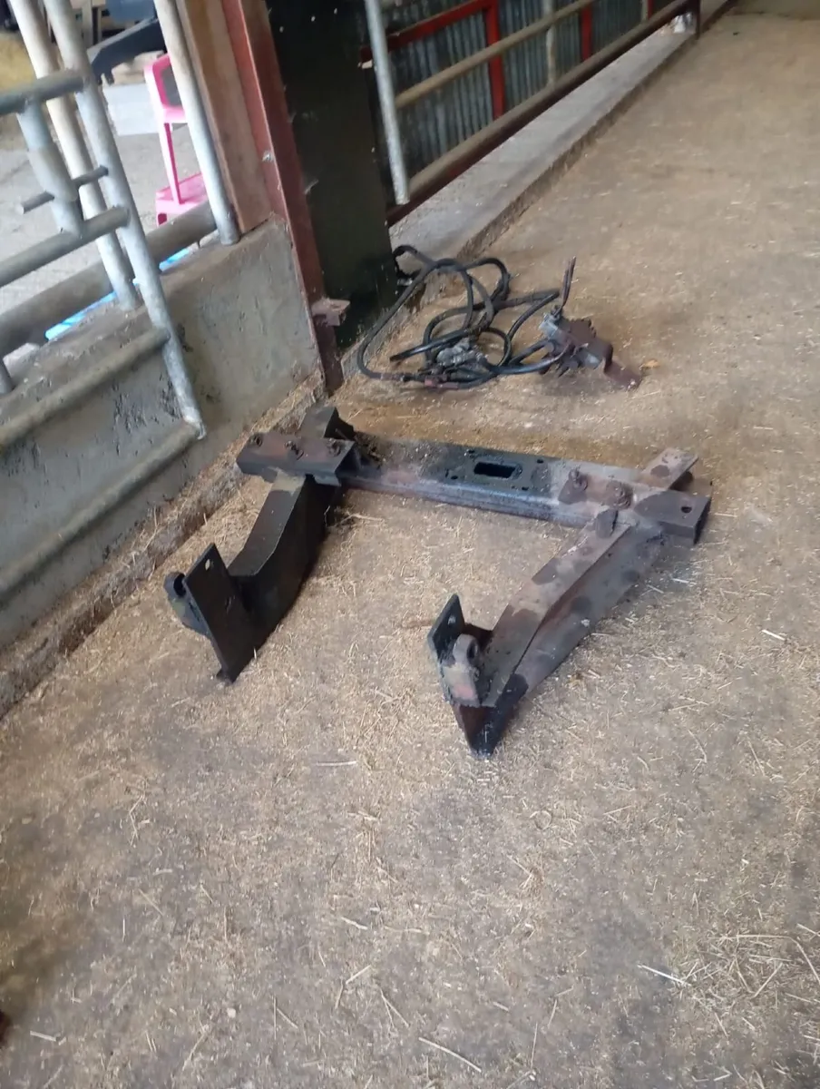 Front loader - Image 3