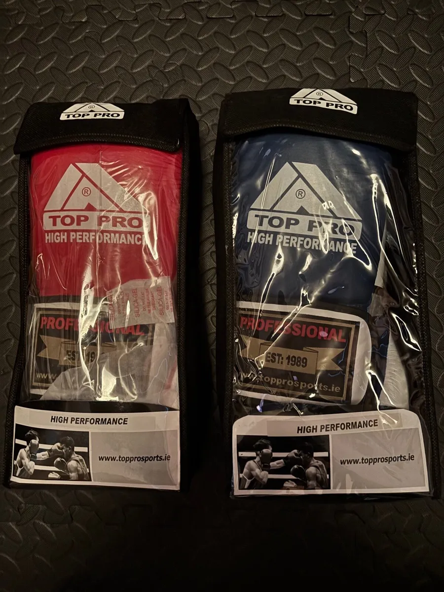 Boxing gloves - Image 2
