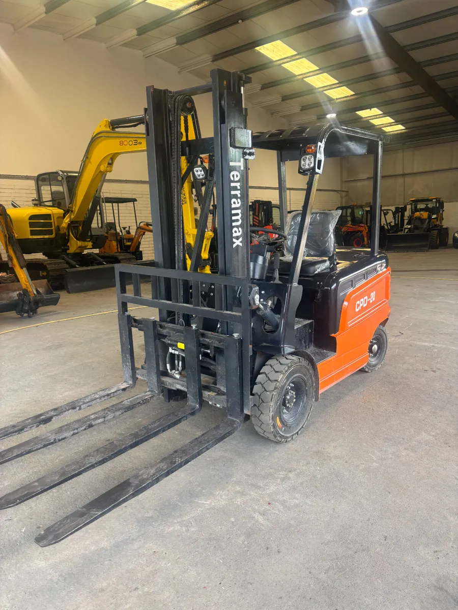 Industrial Terramax Forklift CPD-20 - Image 2