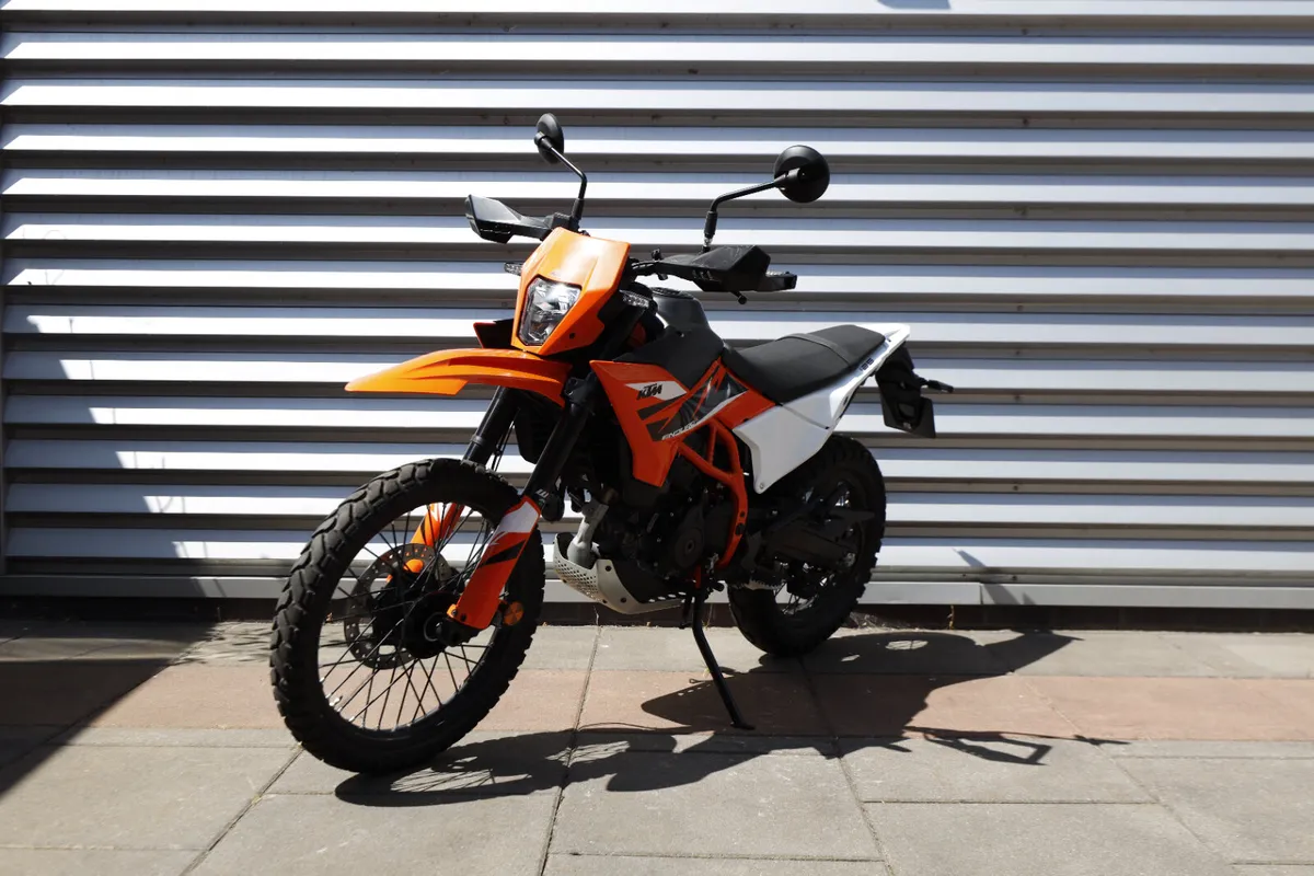 KTM 125 Enduro R *New Arrival* - Image 2