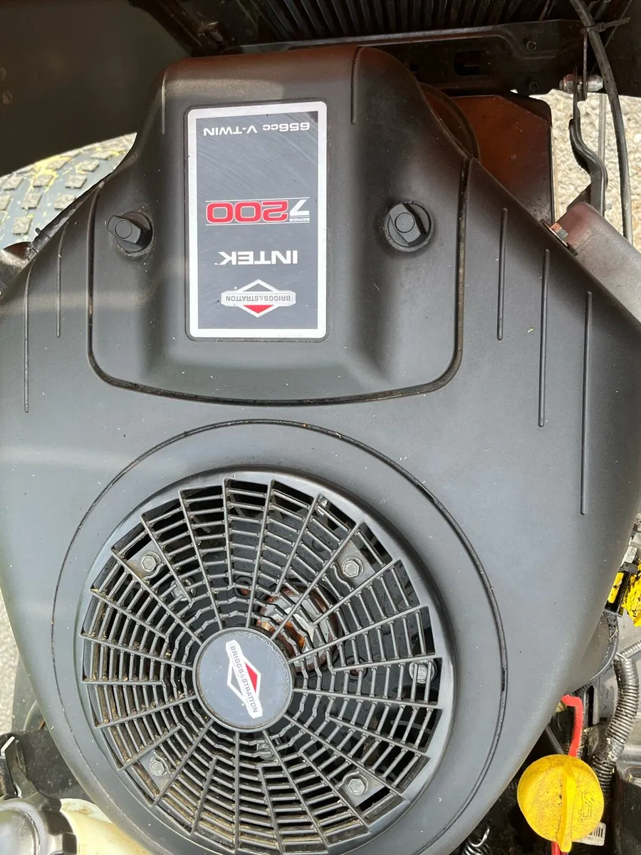 Stiga  twin cylinder 20HP hydro ride on lawnmower - Image 2