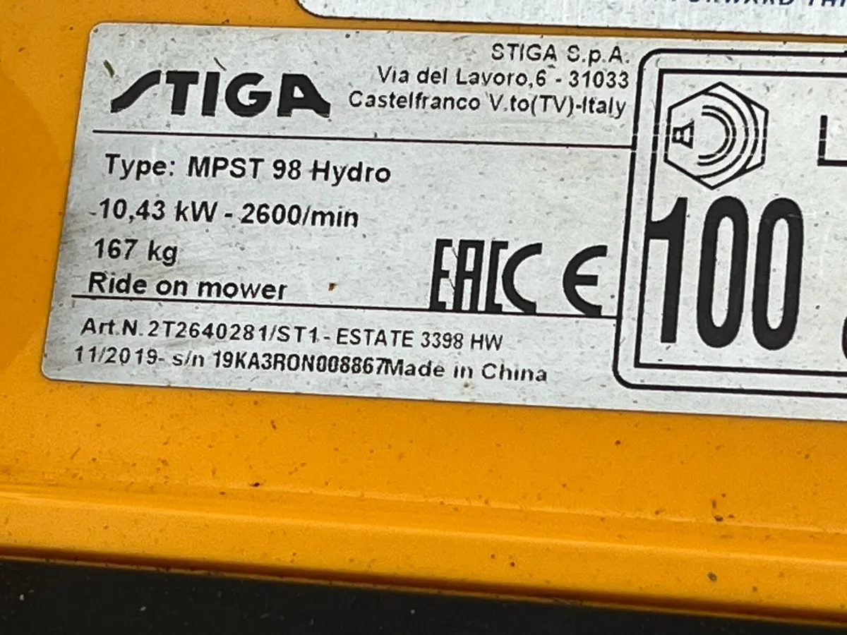 Stiga  twin cylinder 20HP hydro ride on lawnmower - Image 4