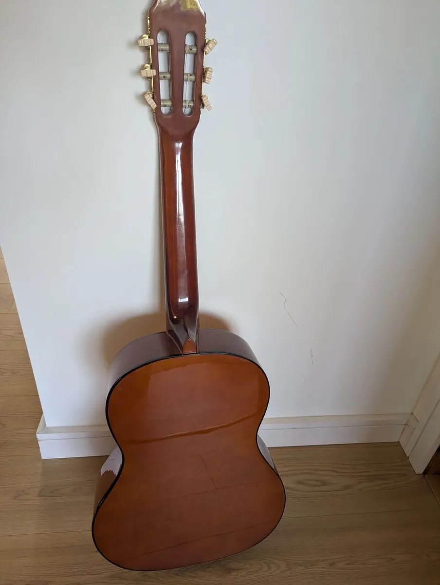 Classical guitar - Image 2