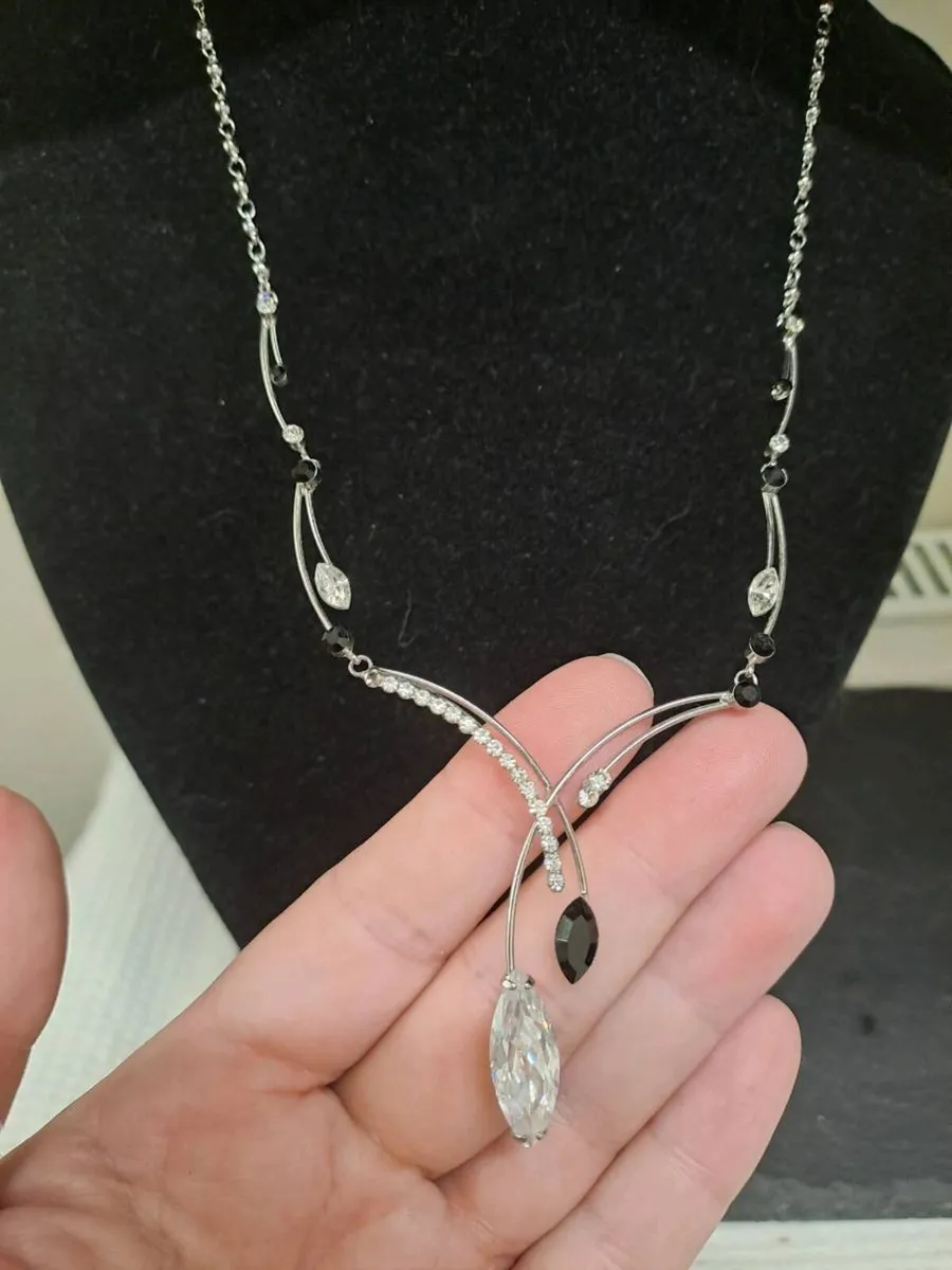 Black & Silver Crystal Necklace with Gift Box - Image 3