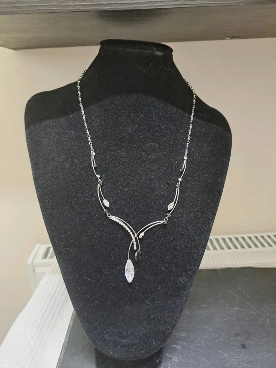 Black & Silver Crystal Necklace with Gift Box - Image 1