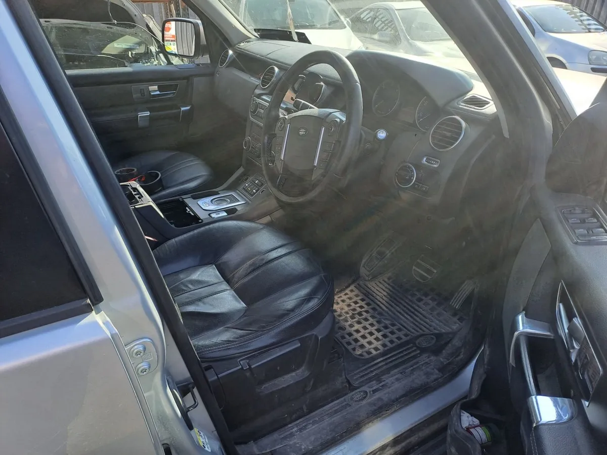 2012 Landrover discovery  breaking for parts - Image 2