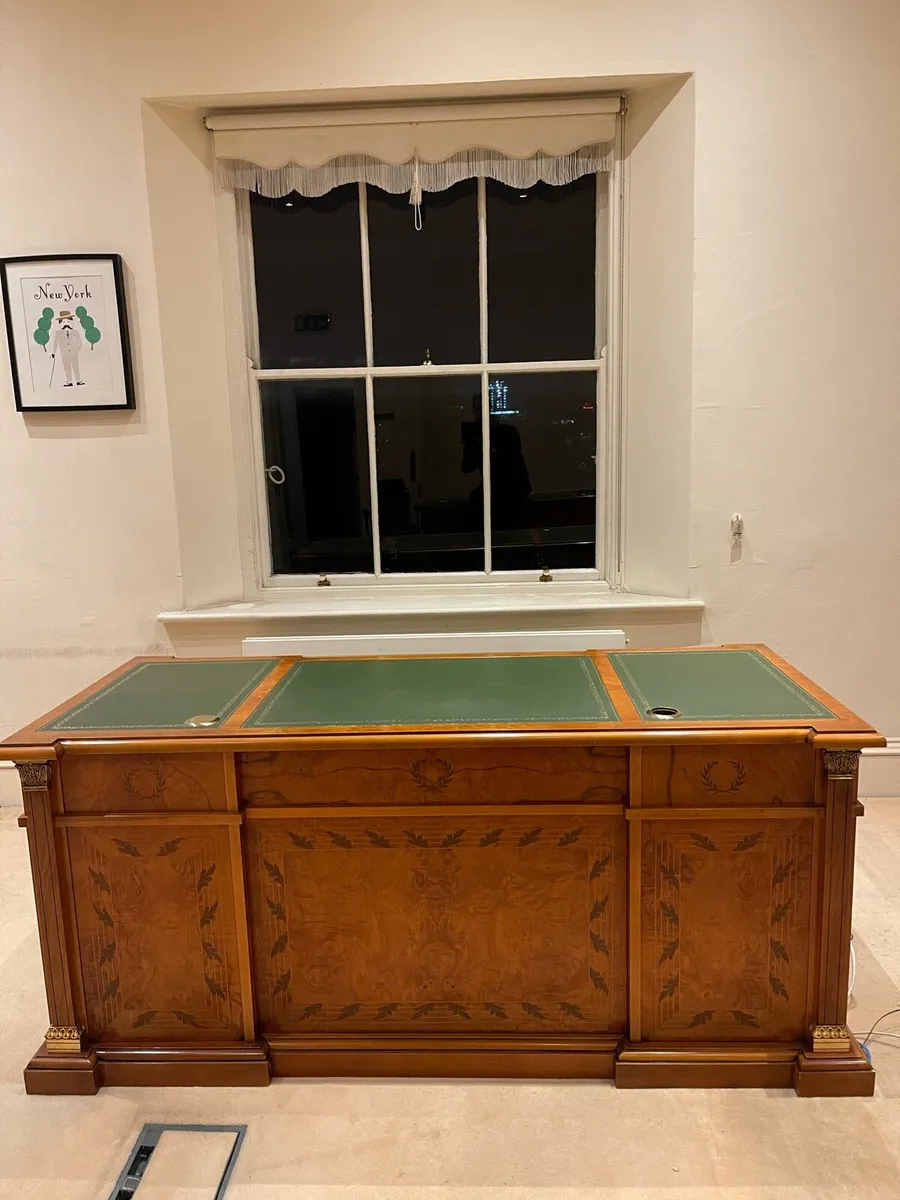 Partners desk - Image 1