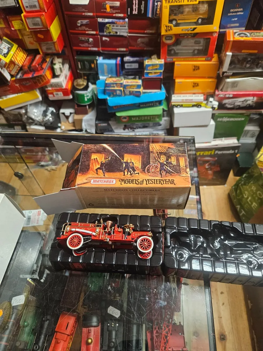 Matchbox Yesteryear Fire Engine - Image 4