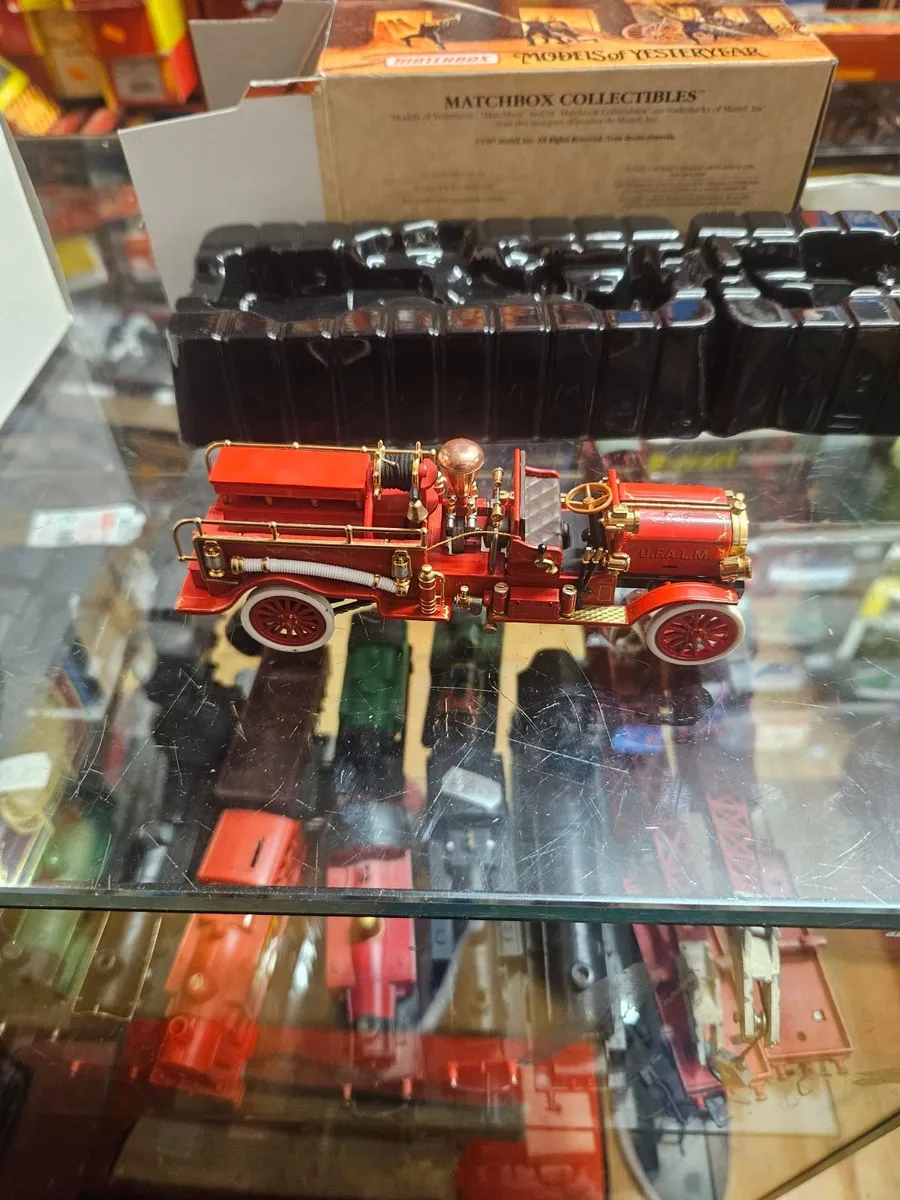Matchbox Yesteryear Fire Engine - Image 3