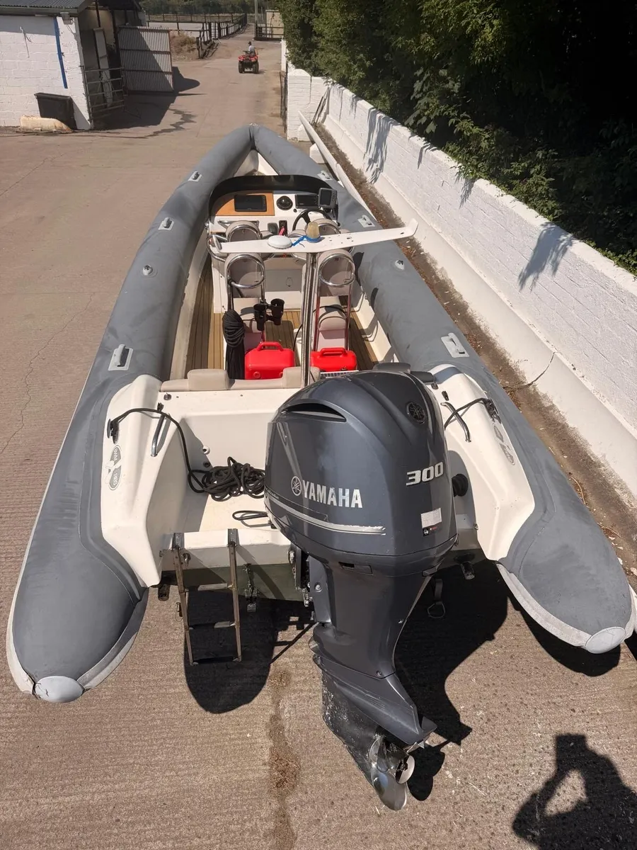 9 meter BWM Rib 300hp - Image 3