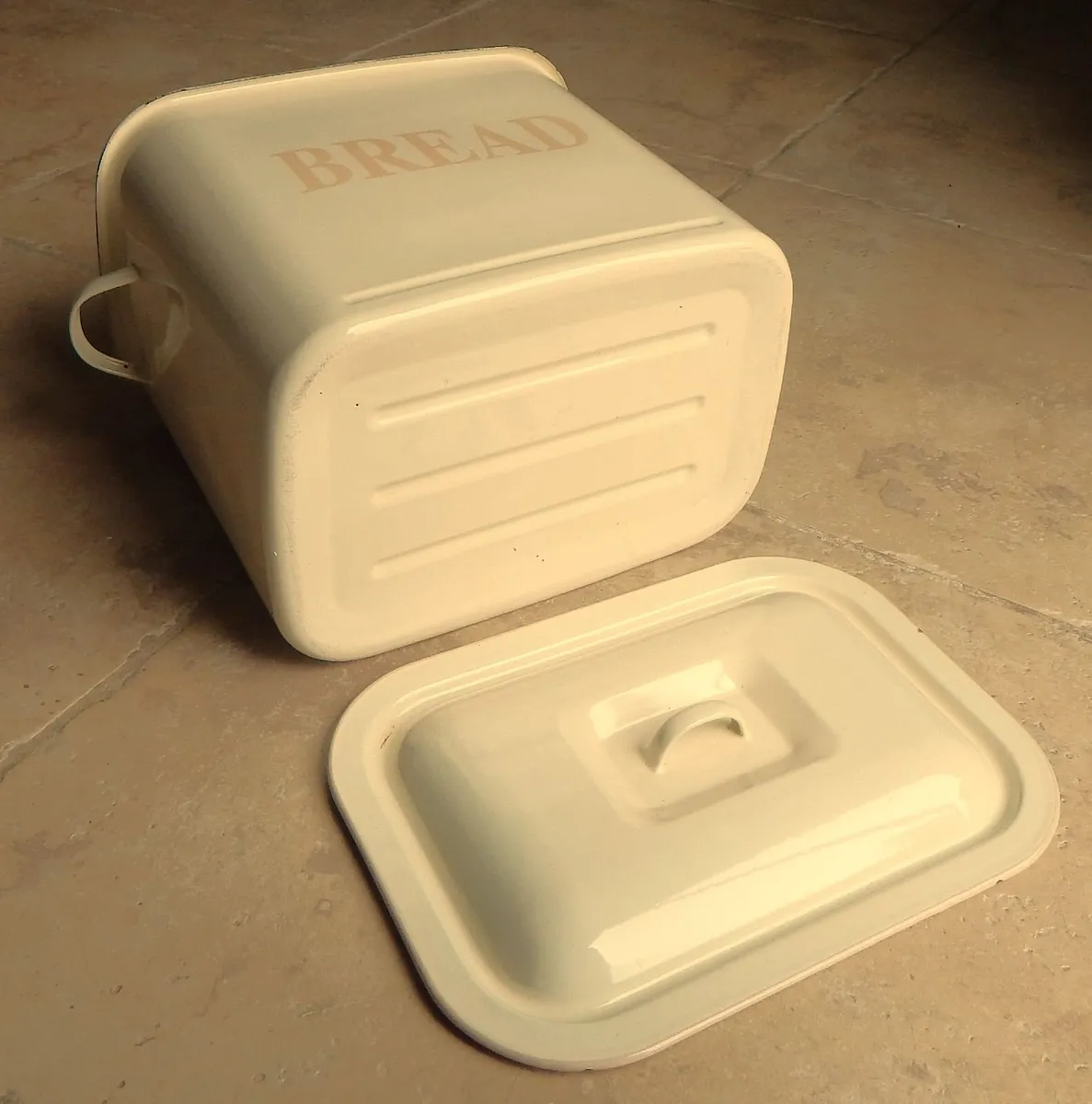 Traditional Enameled Metal Bread Bin - Image 4