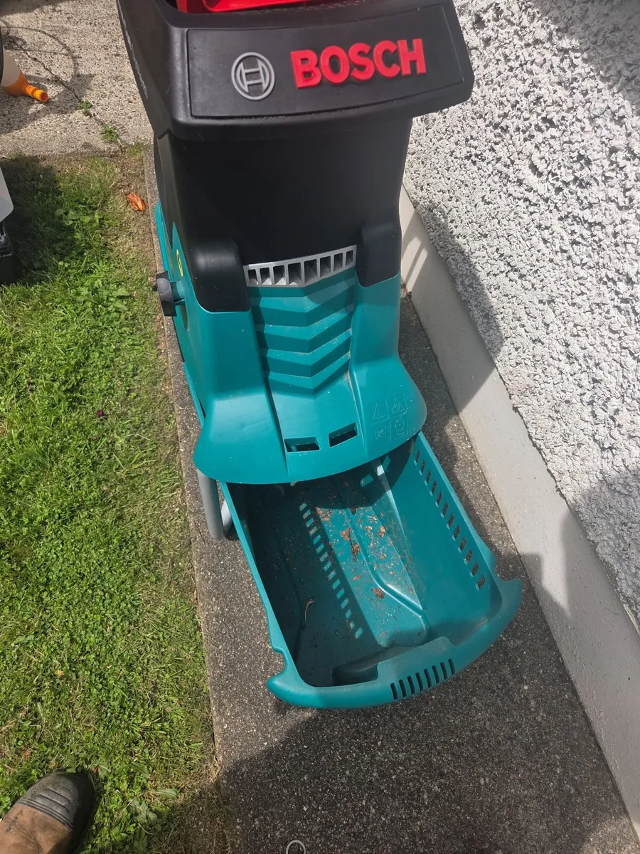 Bosch  Electric  Shredder - Image 3