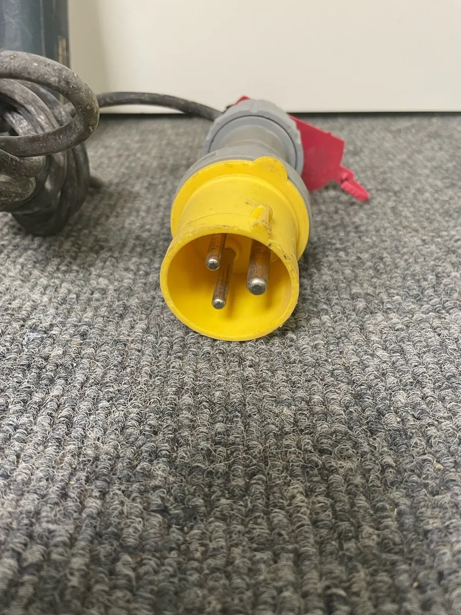 Bosch 110V Corded Angle Grinder GWS750 - Image 2