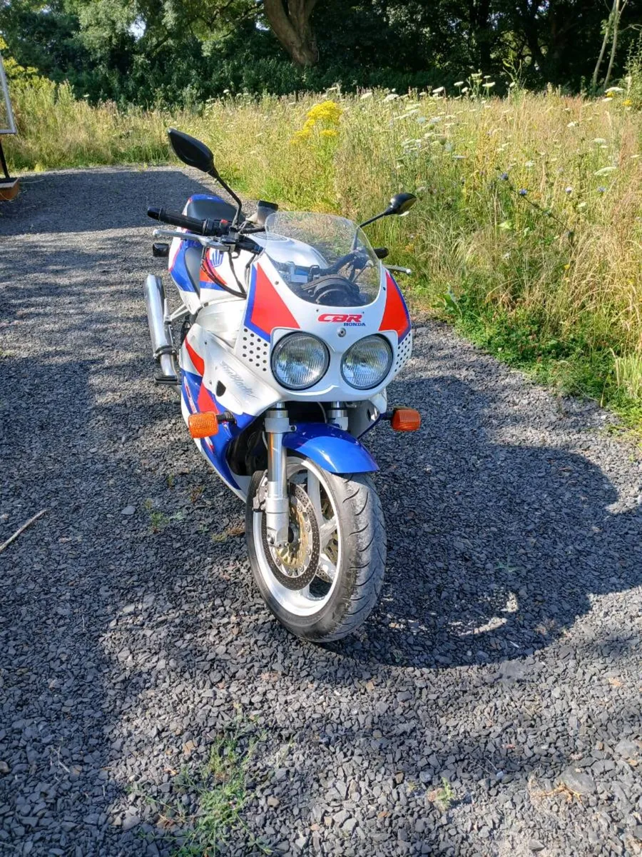 Honda CBR 900 Fireblade Twin Headlamp 1993 - Image 4