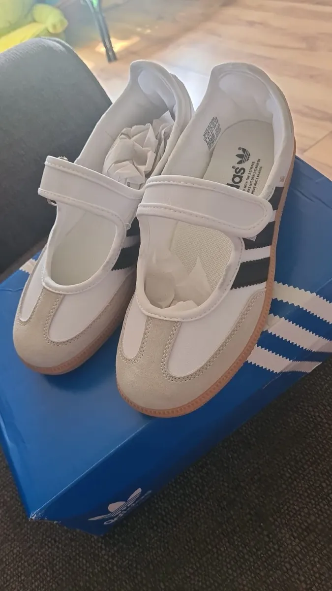 Adidas samba janes brand new - Image 2