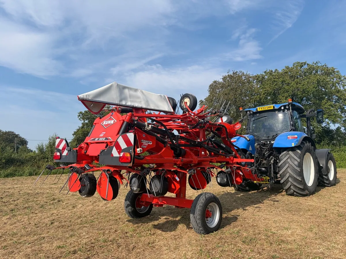 Kuhn 13m Trailed Tedder - Image 2