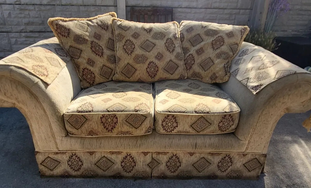 Couches - Image 3