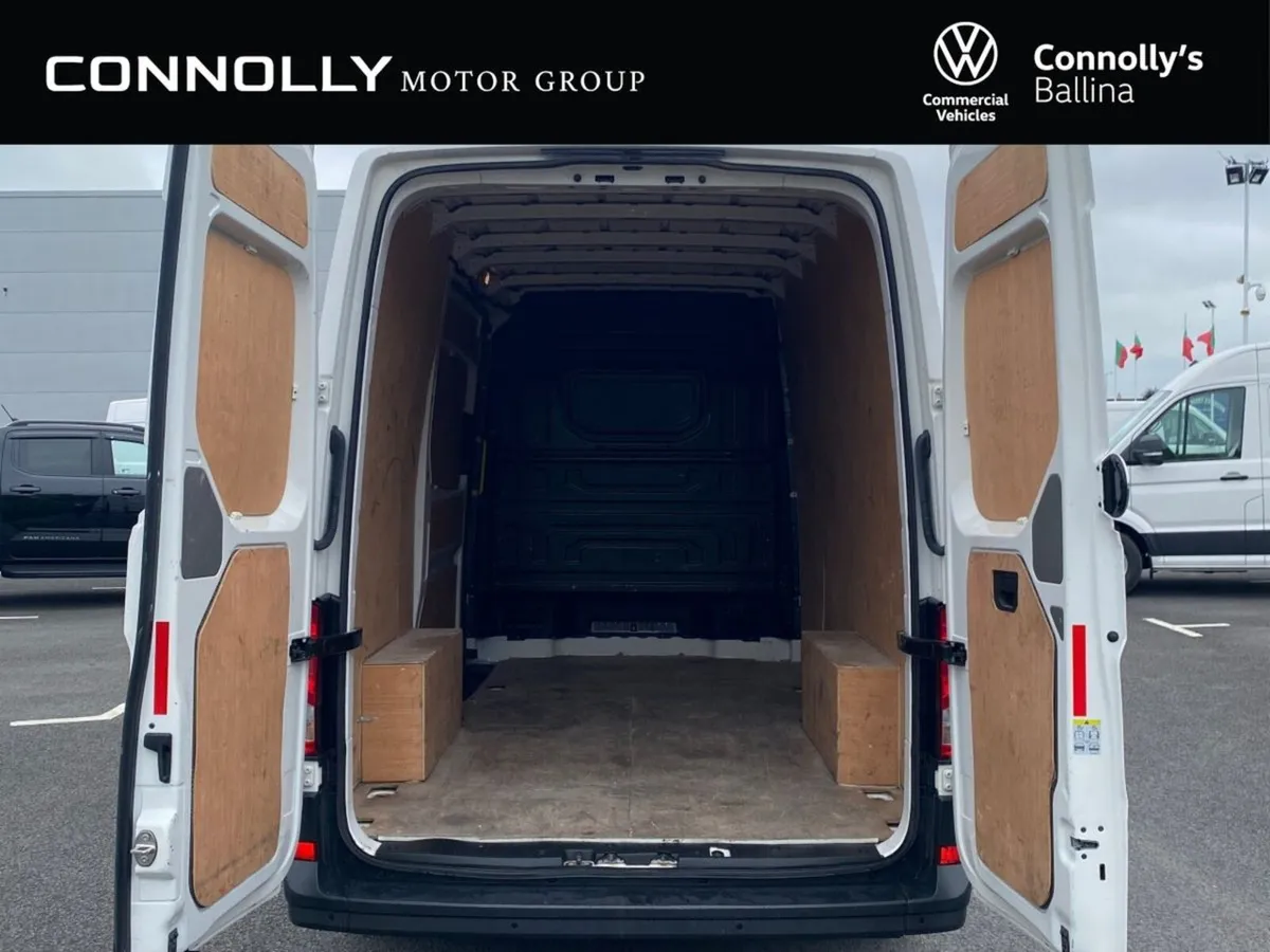 Volkswagen Crafter CRAFTER 35 MWB 140BHP M6F H/Roo - Image 4