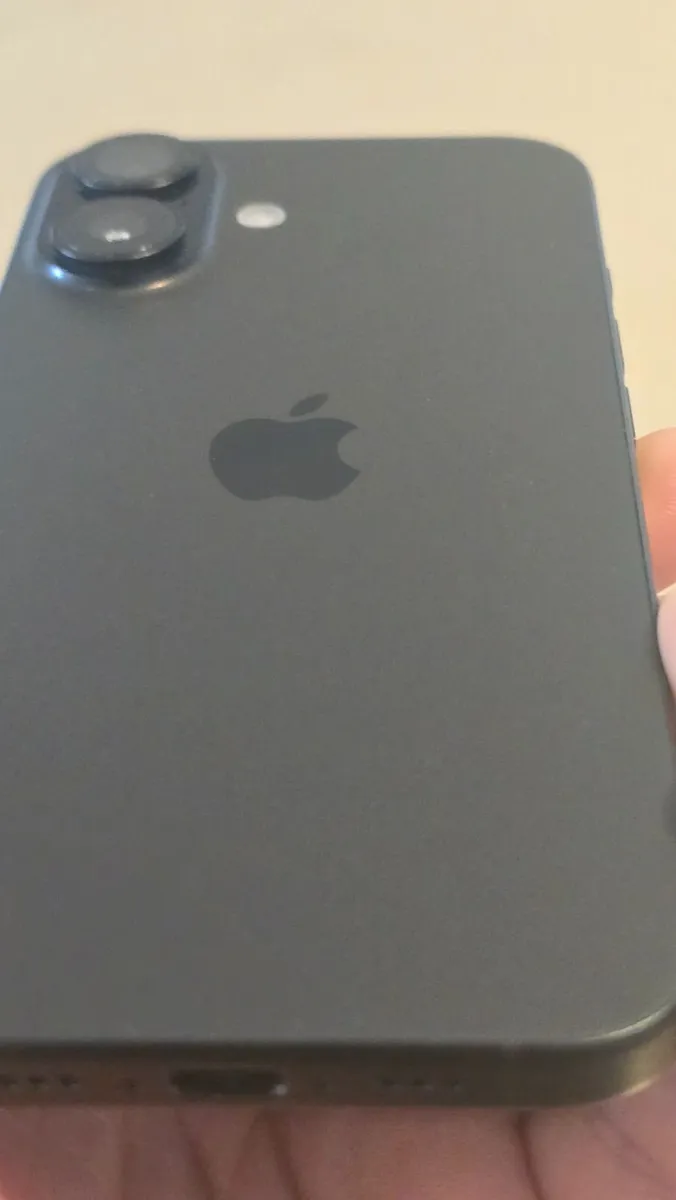 IPhone 16 128GB Black - Image 3