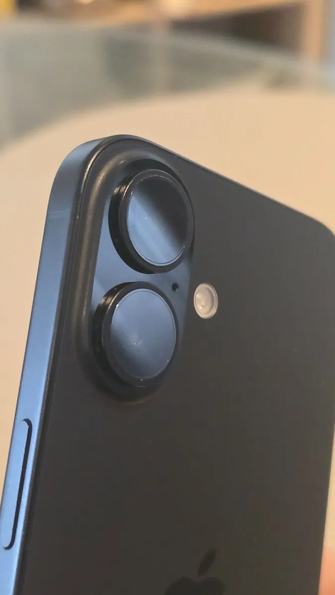 IPhone 16 128GB Black - Image 4