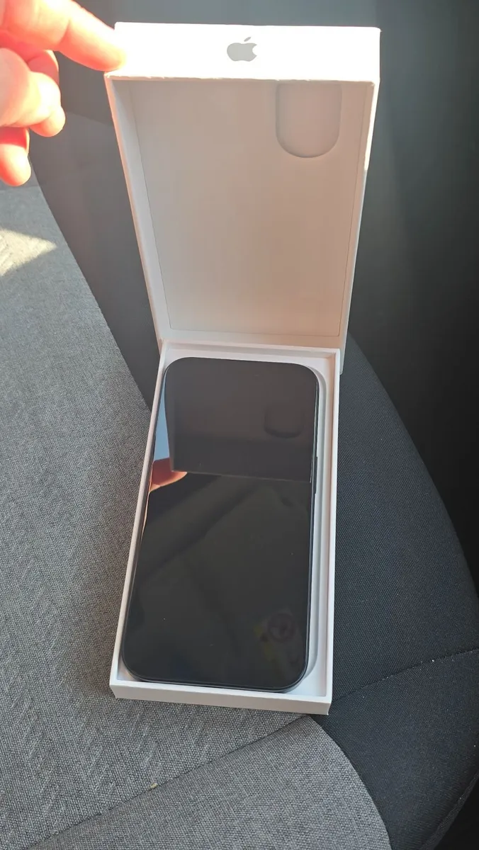 IPhone 16 128GB Black - Image 1