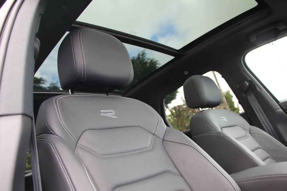 Touareg R Line Black ED * 286bhp TDi 2 seater - Image 3