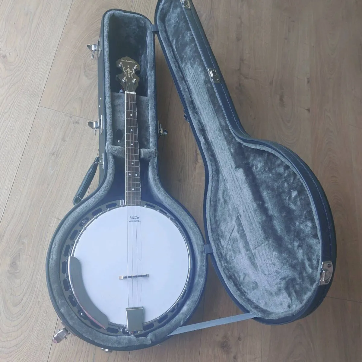 Banjo - Image 1