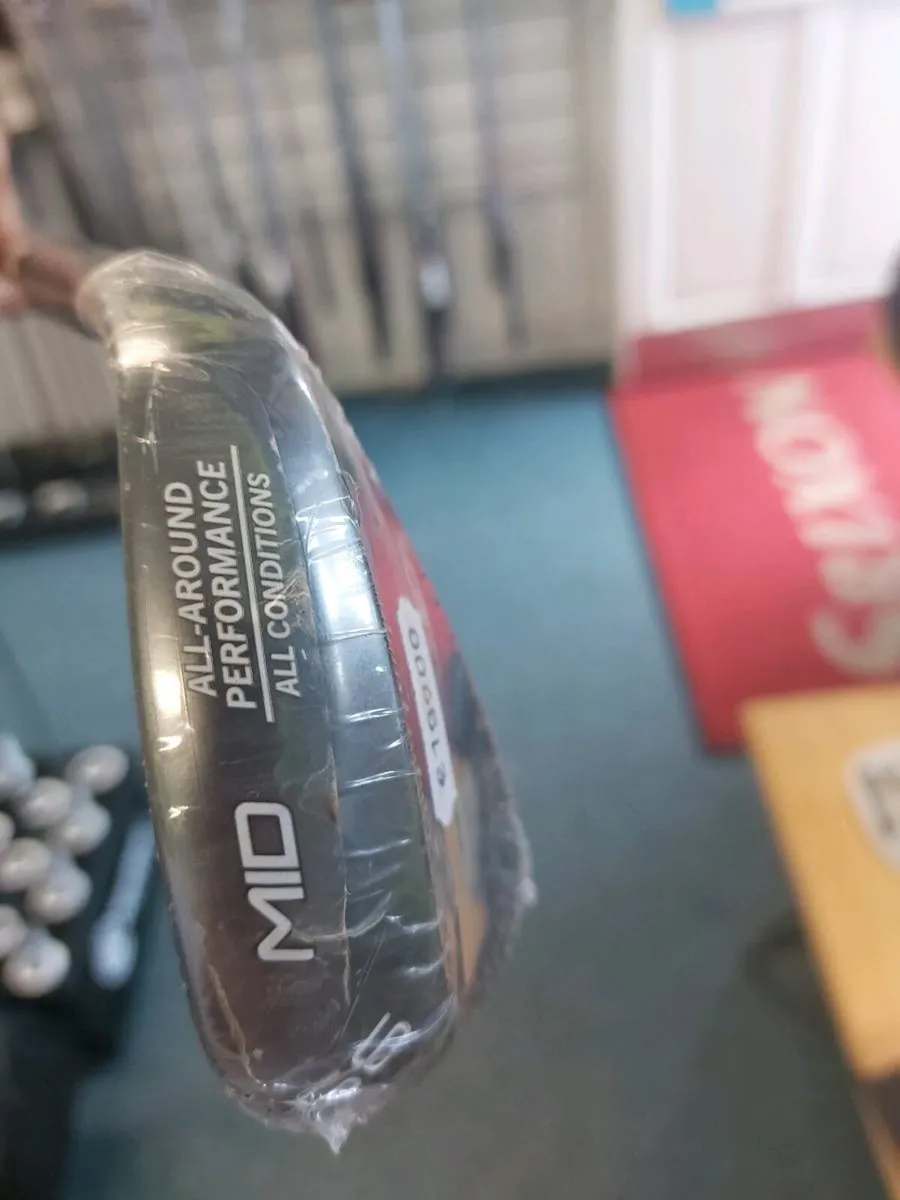 Cleveland RTZ tour satin 56 degree wedge - Image 2
