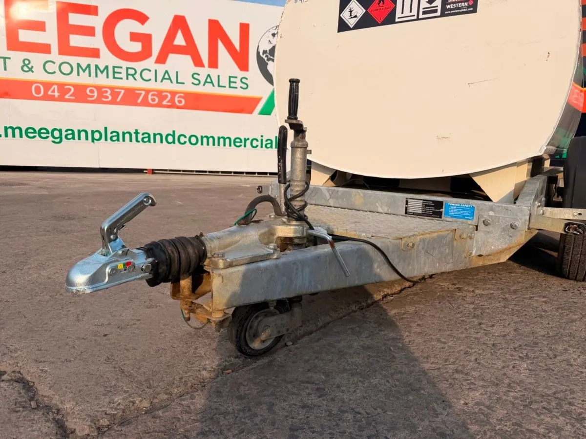 western twin axle 2,000 litre bunded fuel bowser . - Image 4