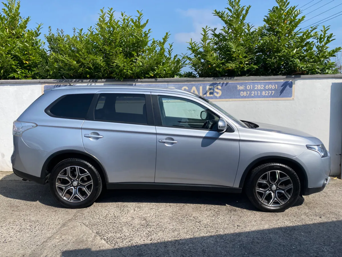 Mitsubishi Outlander 4WD  Tax 5/27 Nct 7/27 - Image 2