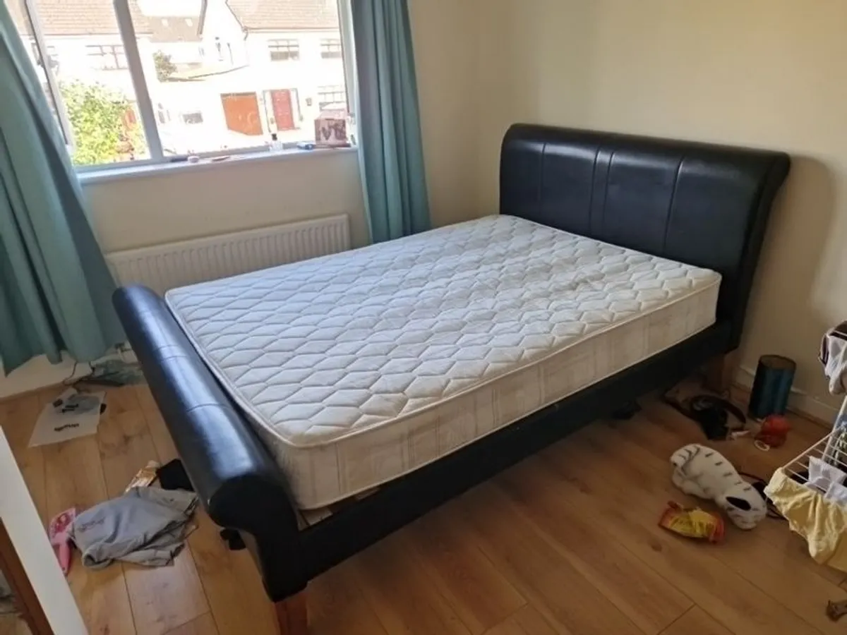 Double bed - Image 2