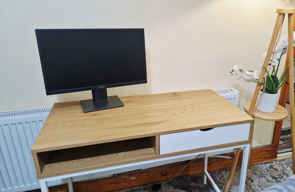 Dell LED Monitor 23 Inch Like New - Image 1
