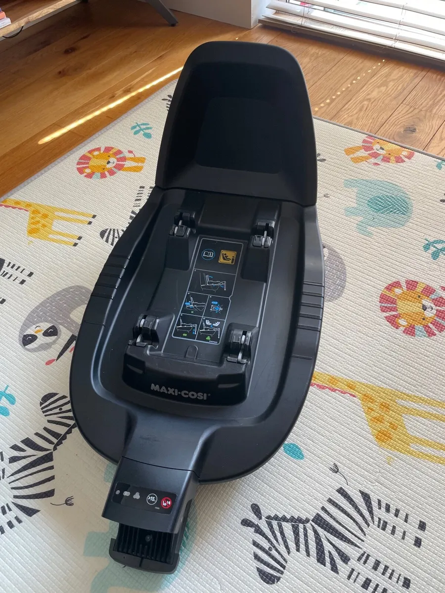 Joolz x Maxi Cosi car seat with ISOFix base - Image 3