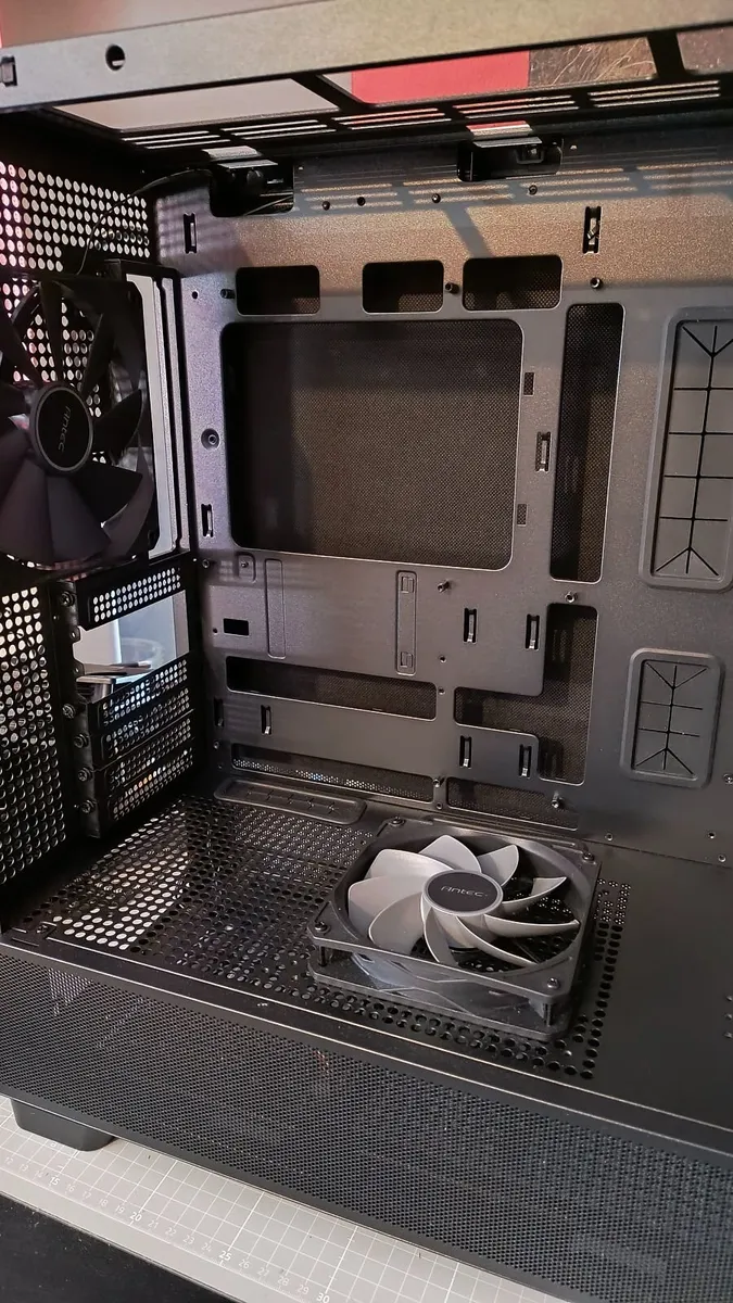 Antec Flux SE-Solid Side Panel PC Case - Image 3