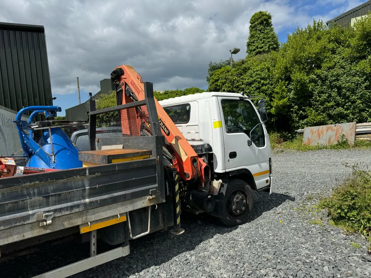 Tipper trucks and crane trucks - Image 1