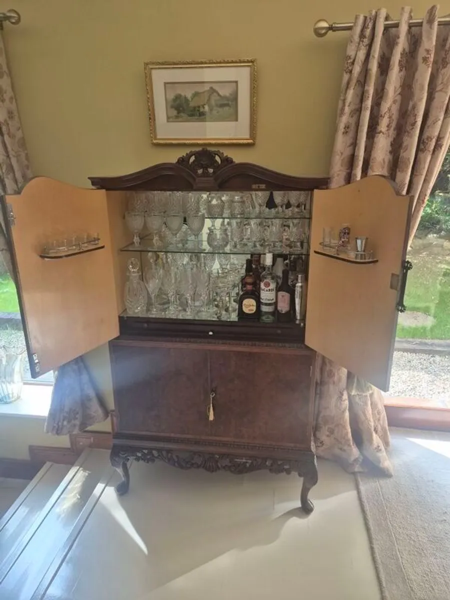 Antique drinks cabinet and contents - Image 2