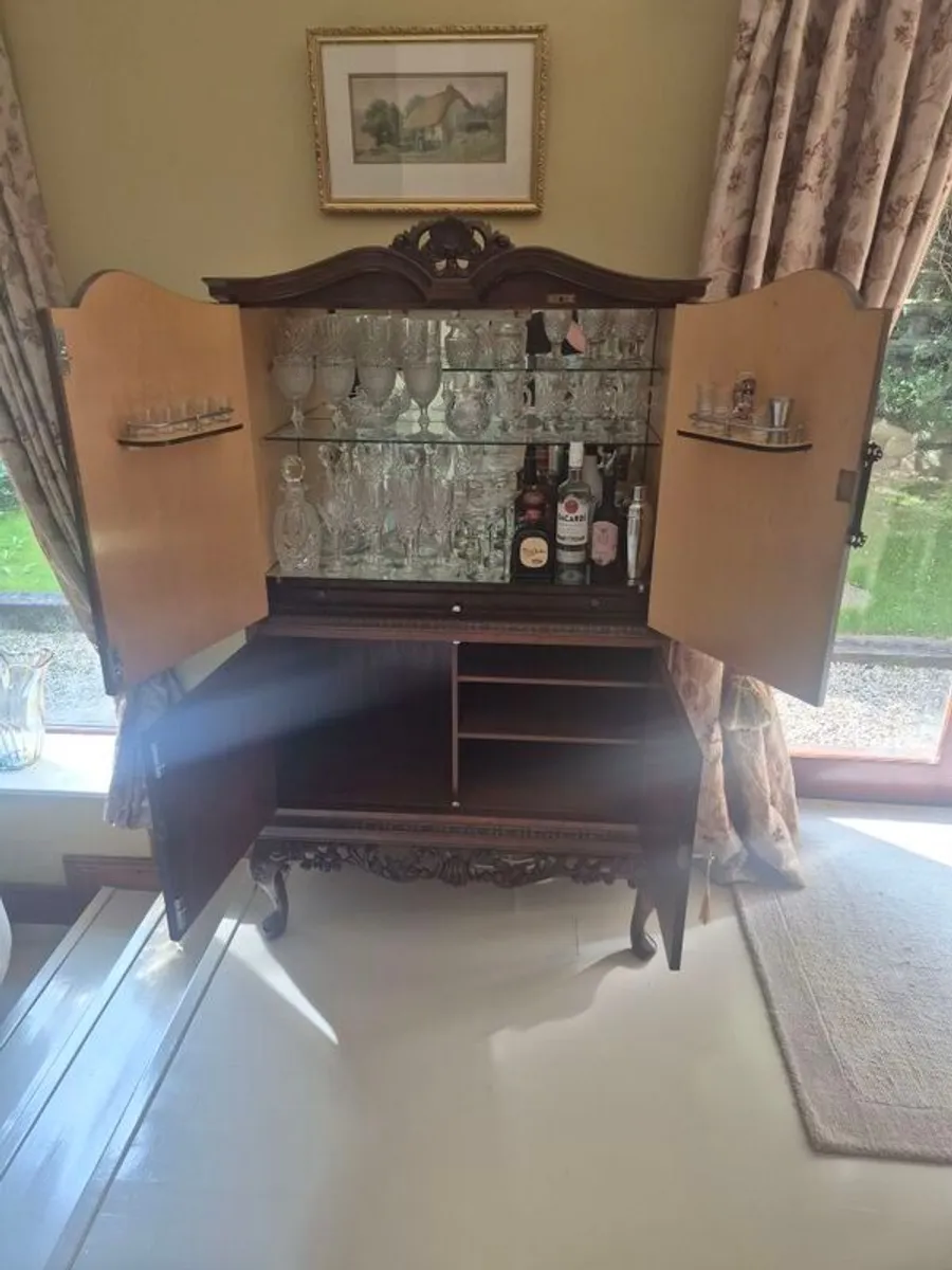 Antique drinks cabinet and contents - Image 3