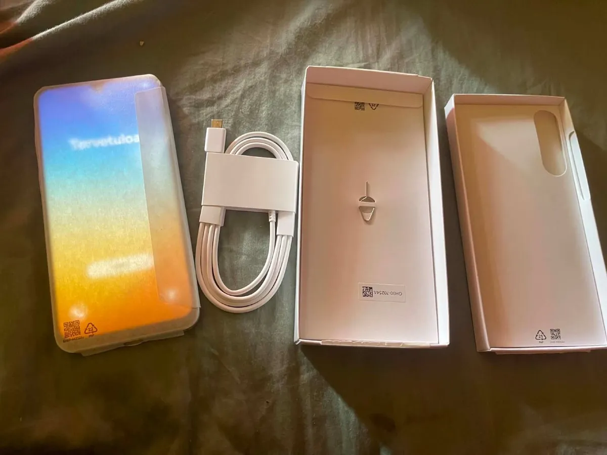 samsung galaxy a16  new in box unwanted gift - Image 1