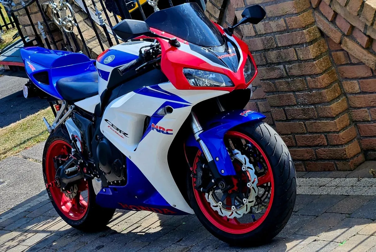 Honda cbr 1000RR - Image 1