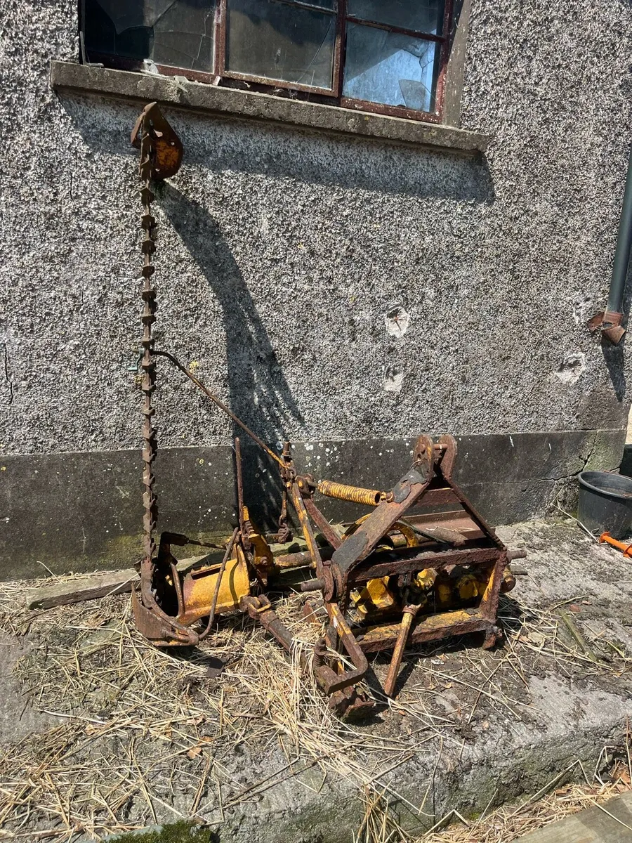 Finger bar mower and pig troughs - Image 2
