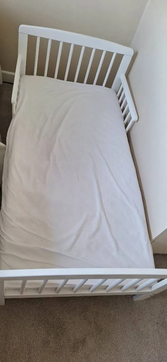 Toddler bed - Image 2
