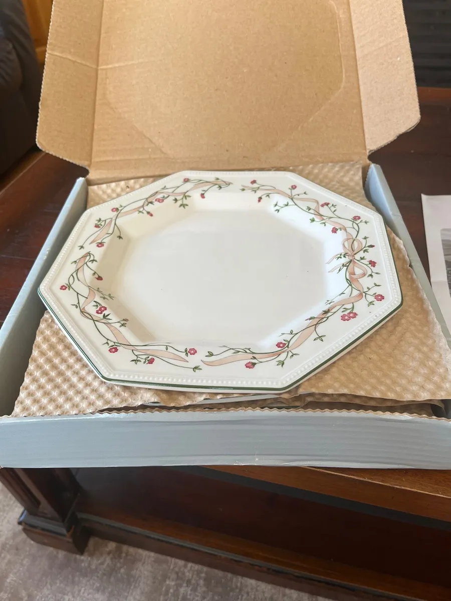 Eternal Beau dinner plates x6 - Image 1