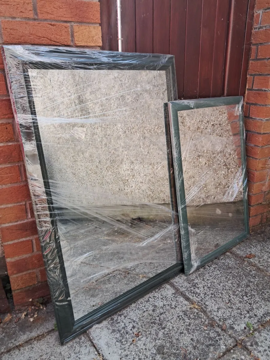 2 Mirrors