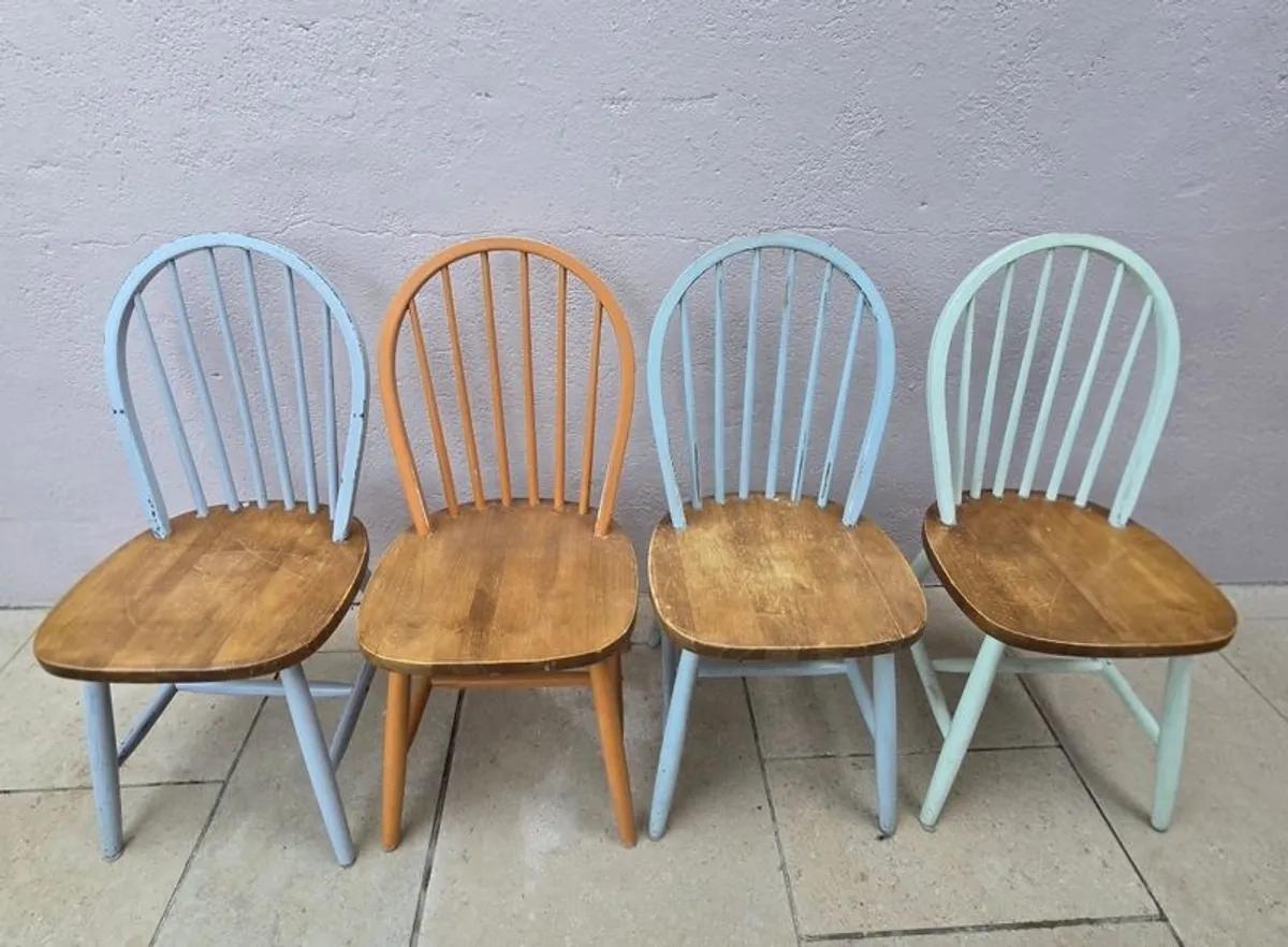 Set of 4 Solid Wood Chairs Colourful Farmhouse Style - Image 1