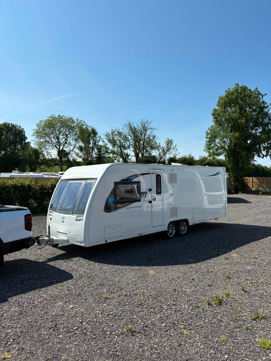 Lunar HIGH END 4 Berth Fixed Bed Caravan - Image 1